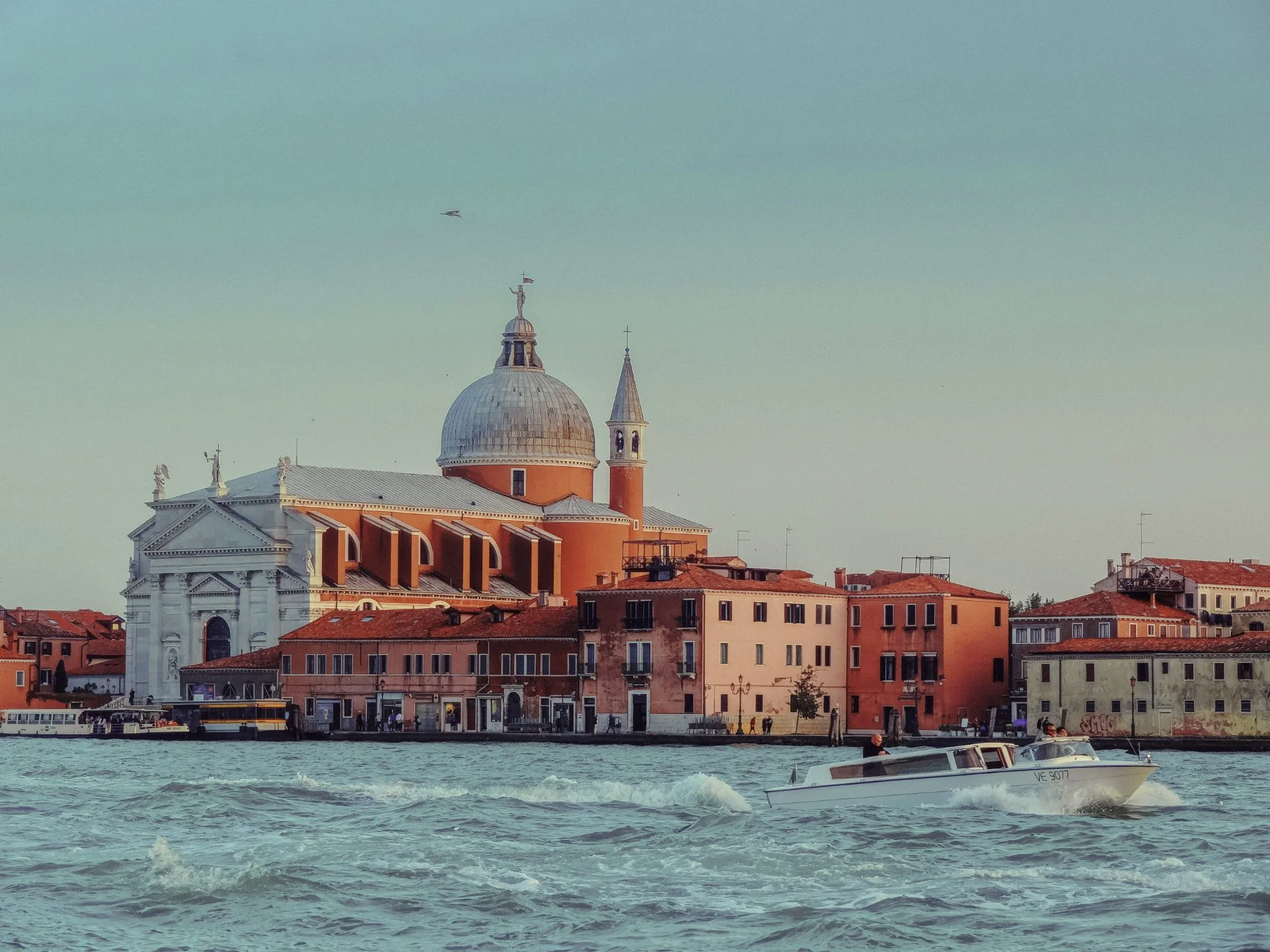 20251027_b0027305_gigapixel_high_fidelity_v2_4x