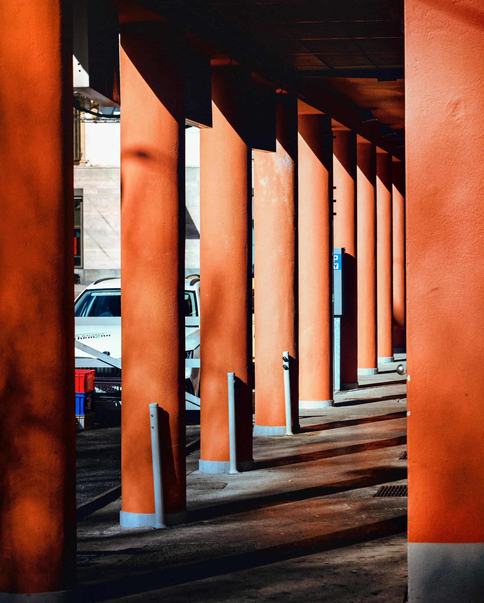 Colonnade Orange du Silence