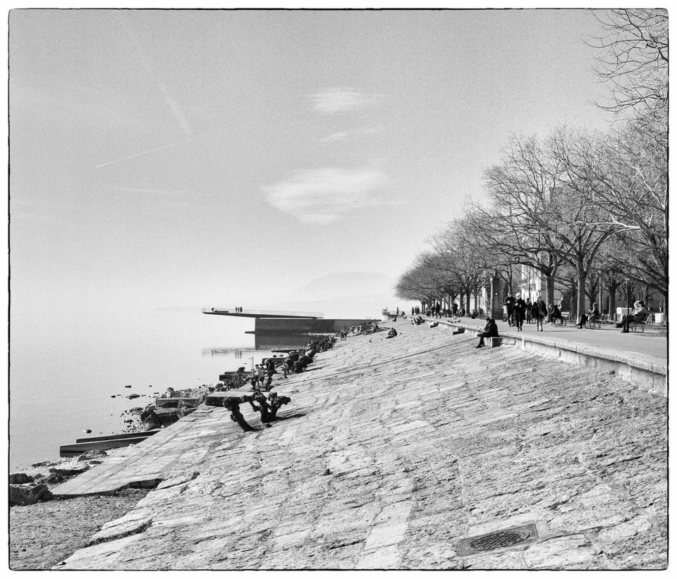 Quai Ostervald, hiver — Quai Ostervald, Neuchâtel — 2023, tirage 2026 — Sylvain Blanchoud
